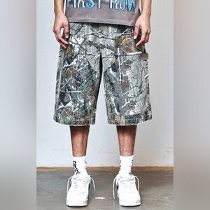 Men’s Camouflage Cargo Shorts with Touch of rhinestones - New